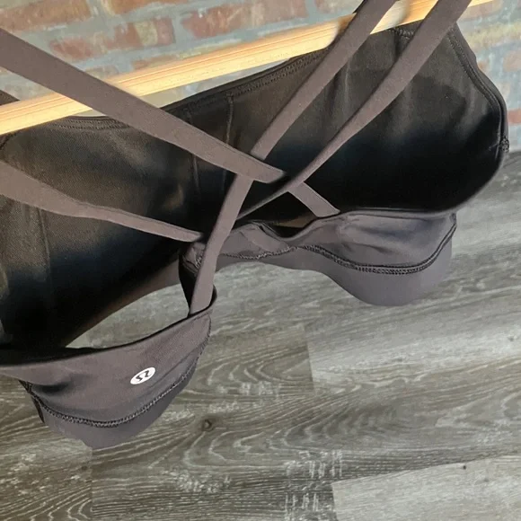 Lululemon Athletica - Picture 4 of 11